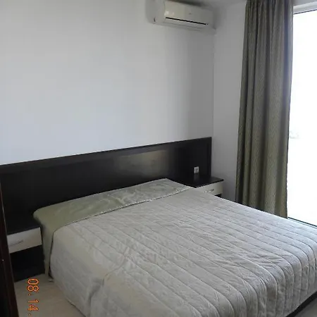 Apartcomplex New Tawn Apartman Obzor