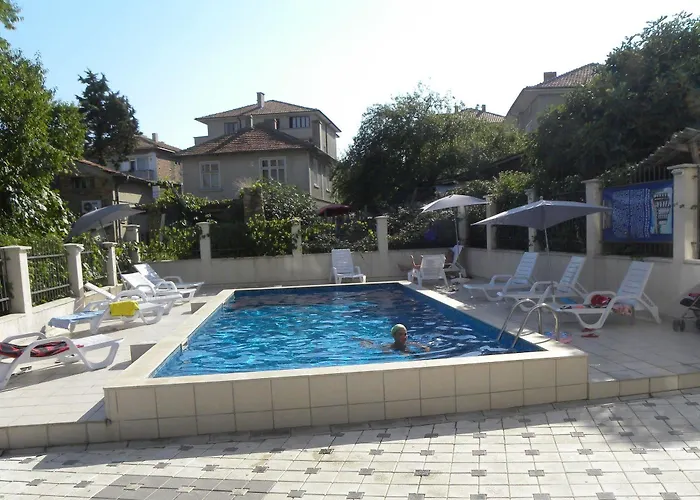 Apartcomplex New Tawn Apartman Obzor