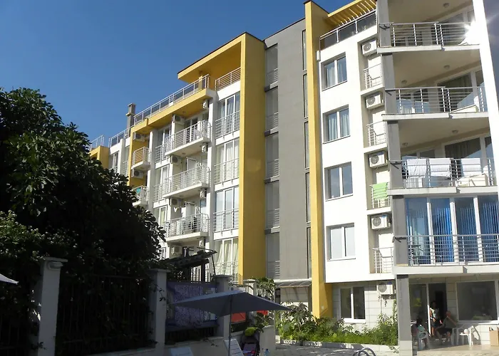 Apartcomplex New Tawn אובזור