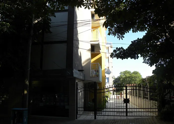 Apartcomplex New Tawn אובזור